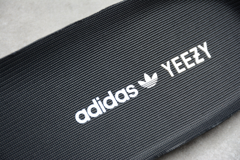 Adidas Yeezy 350 – Negro