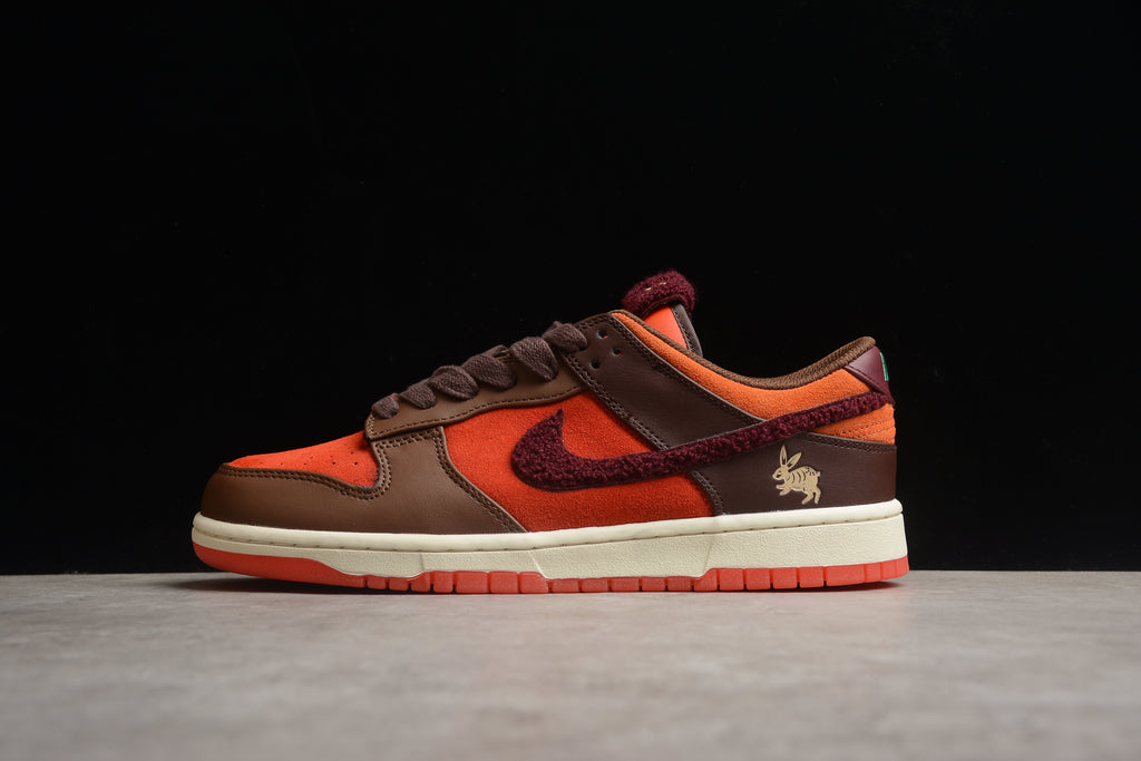 Dunk SB – Marrón / Rojo