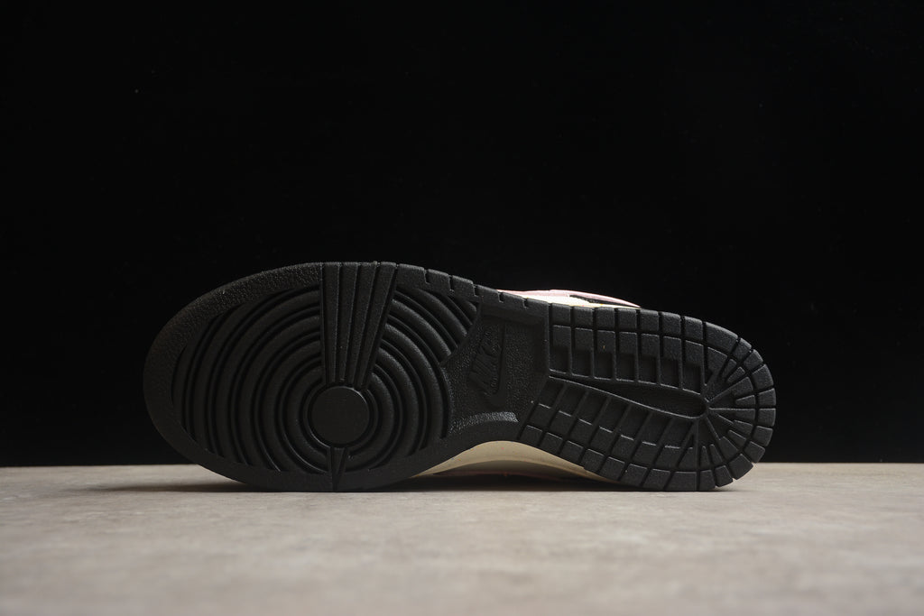 Dunk SB – Negro / Rosa