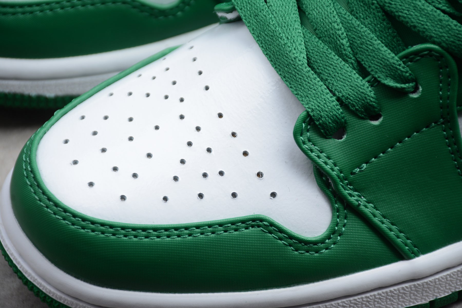 Jordan 1 Low – Verde / Blanco / Negro