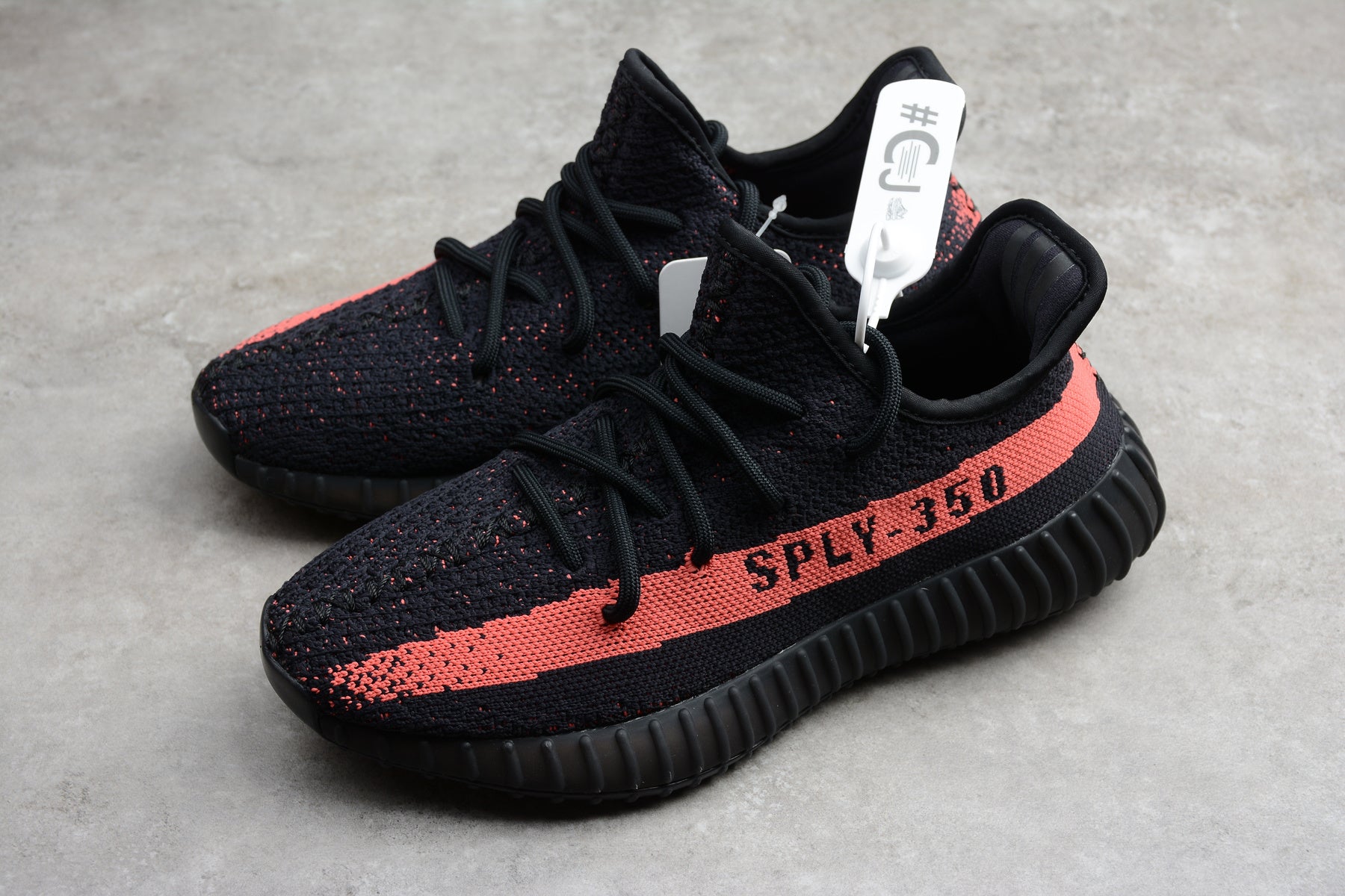 Adidas Yeezy 350 – Negro / Rojo