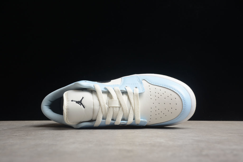 Jordan 1 Low – Azul / Blanco / Negro