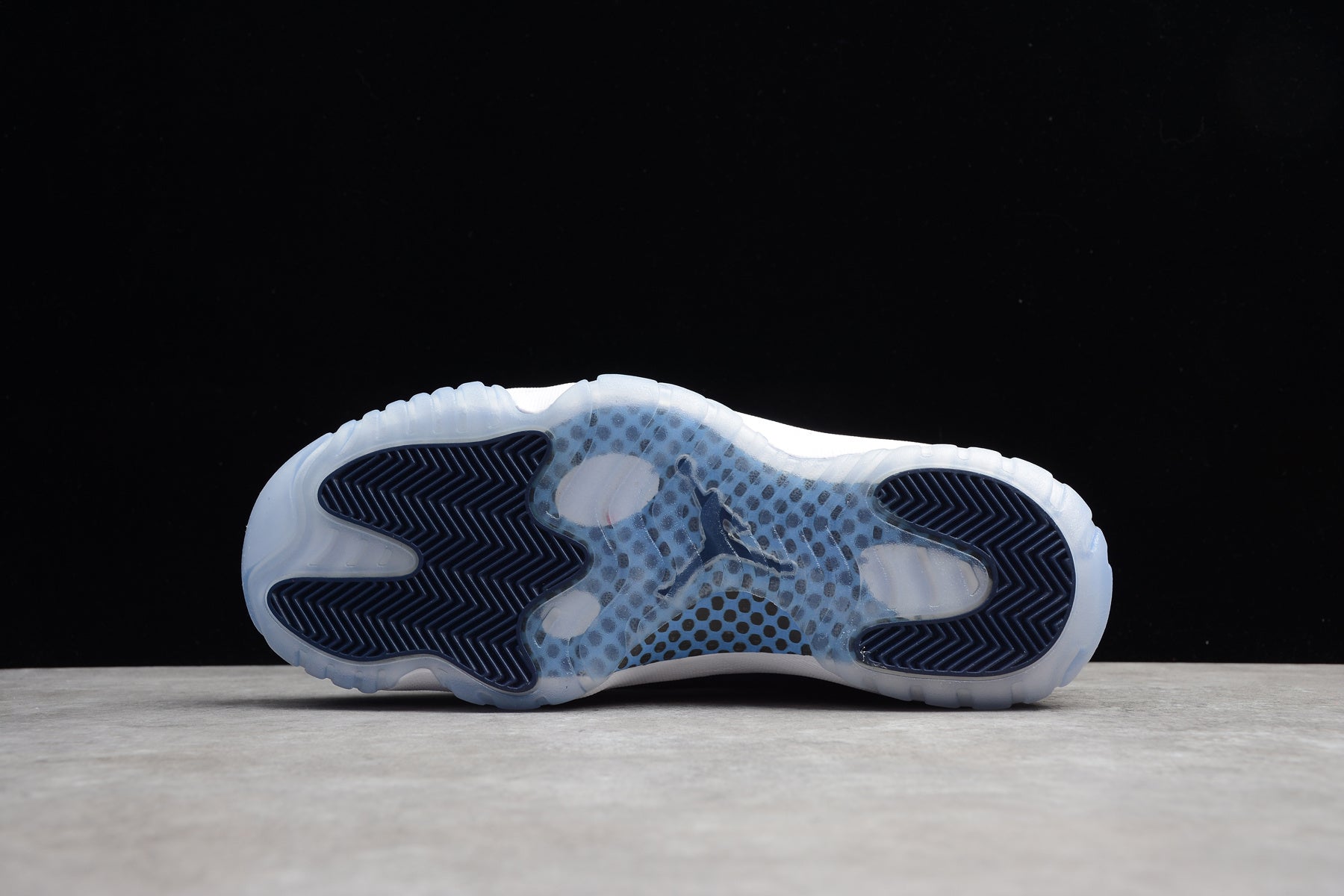 Air Jordan 11 – Azul / Blanco
