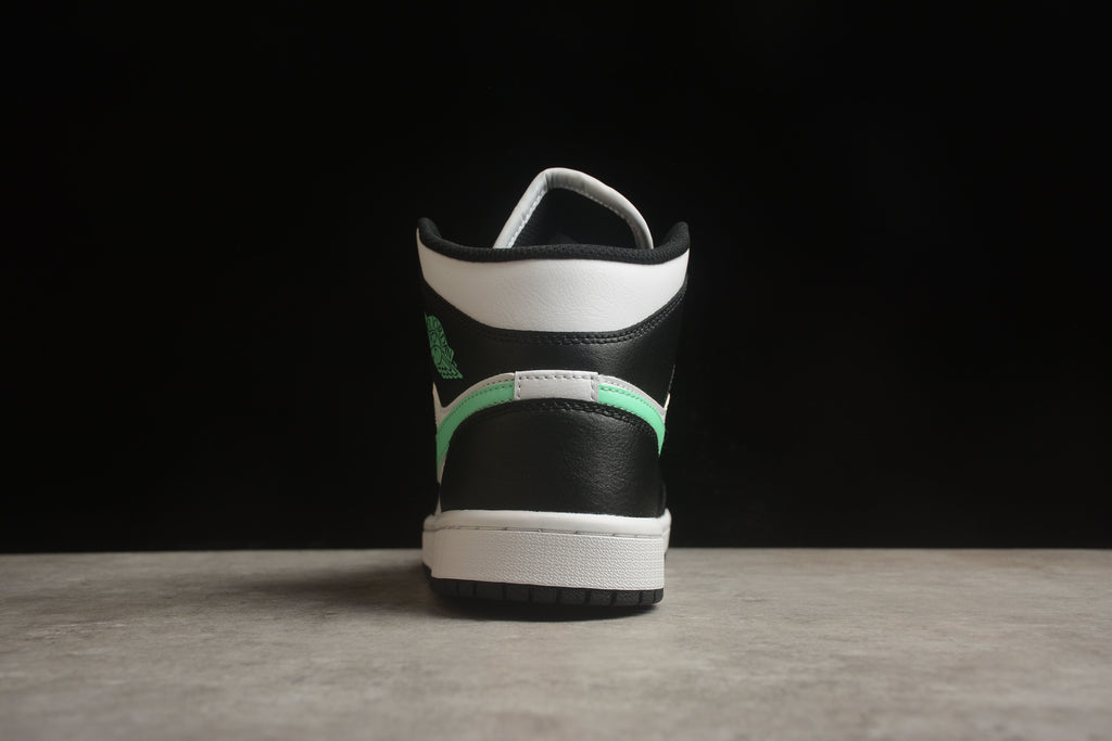 Air Jordan 1 Mid – Negro / Turquesa / Blanco