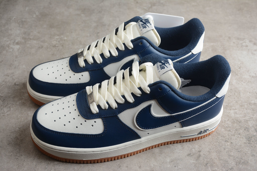 Air Force 1 Low – Azul Oscuro / Blanco