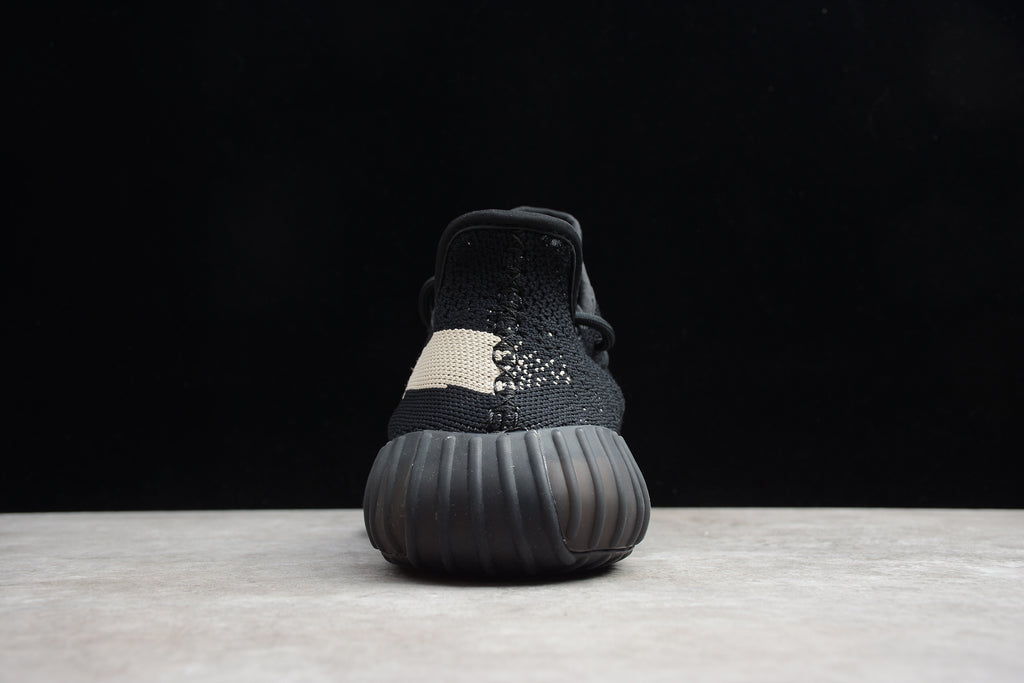 Adidas Yeezy 350 – Negro / Blanco