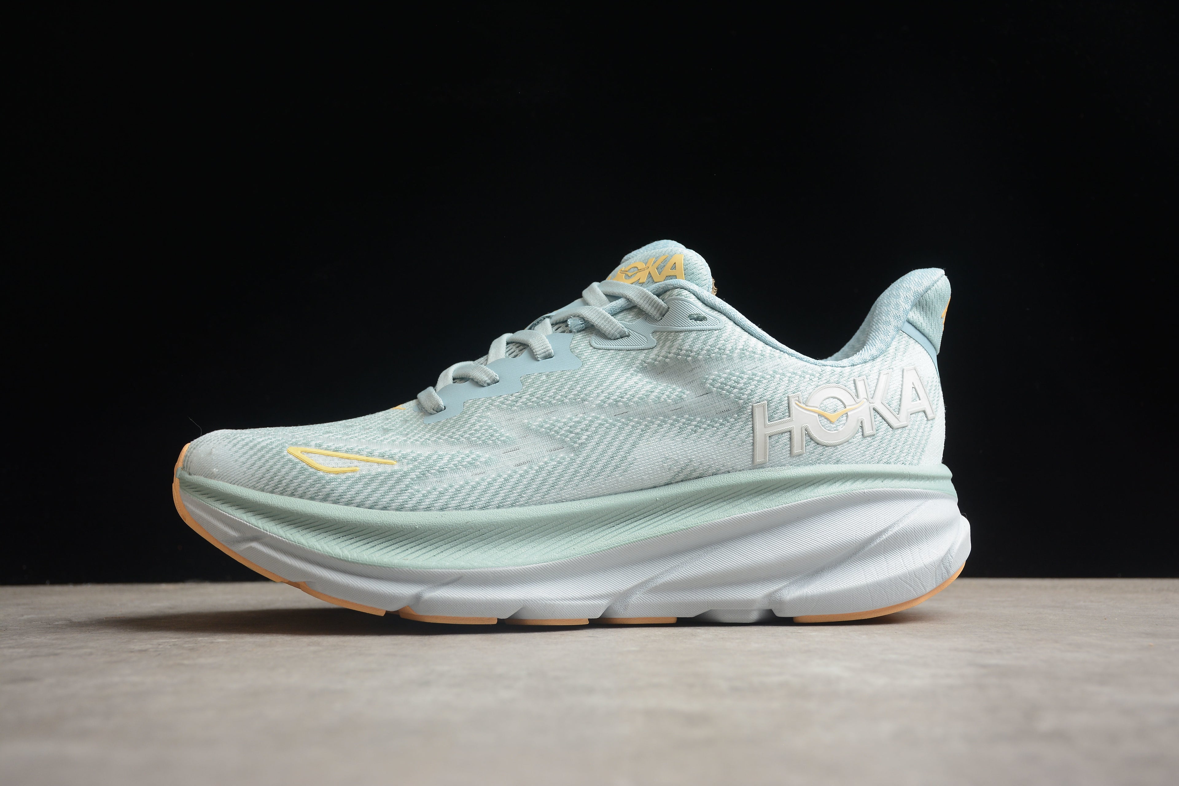 Hoka Clifton 9 – Azul