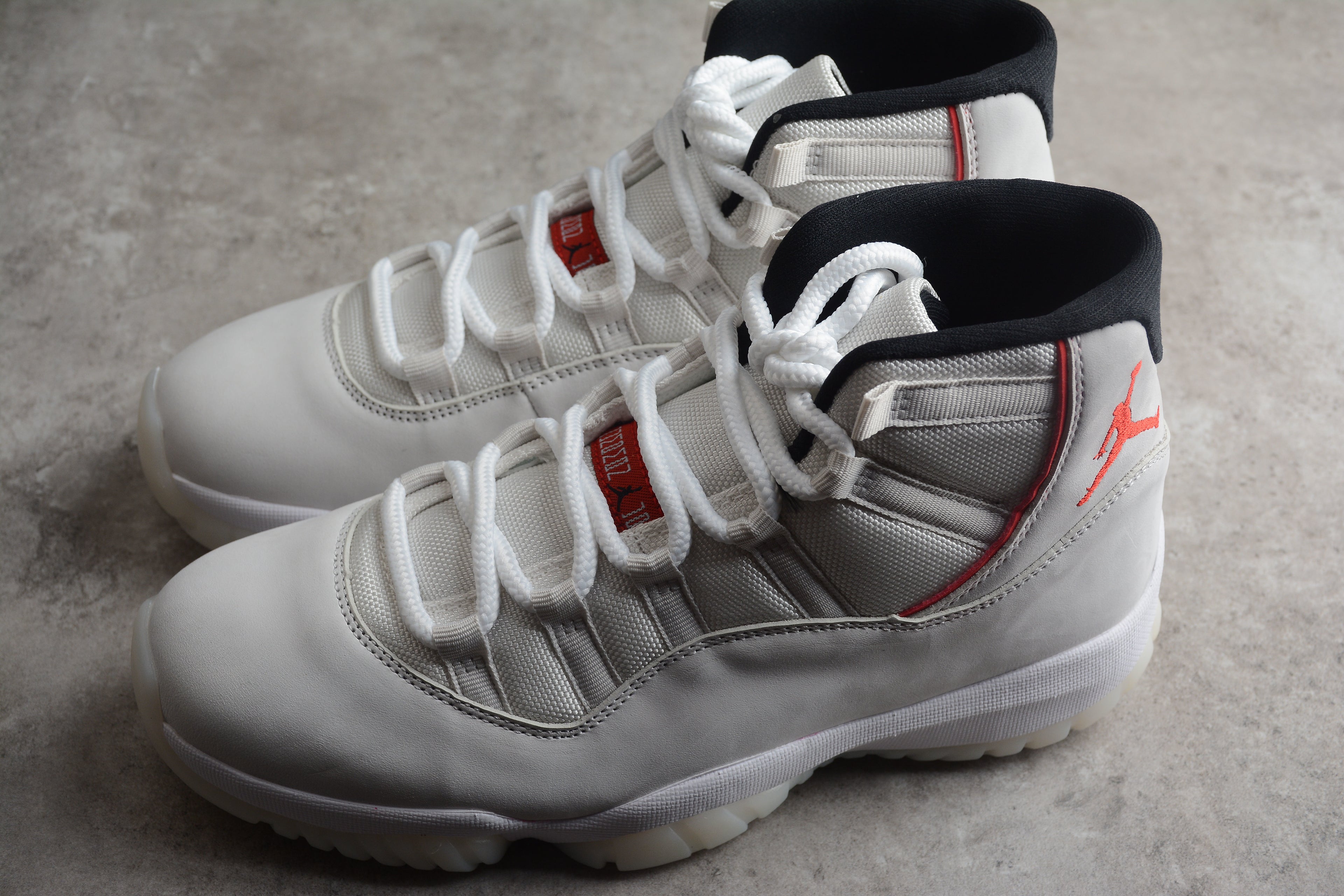 Air Jordan 11 – Blanco