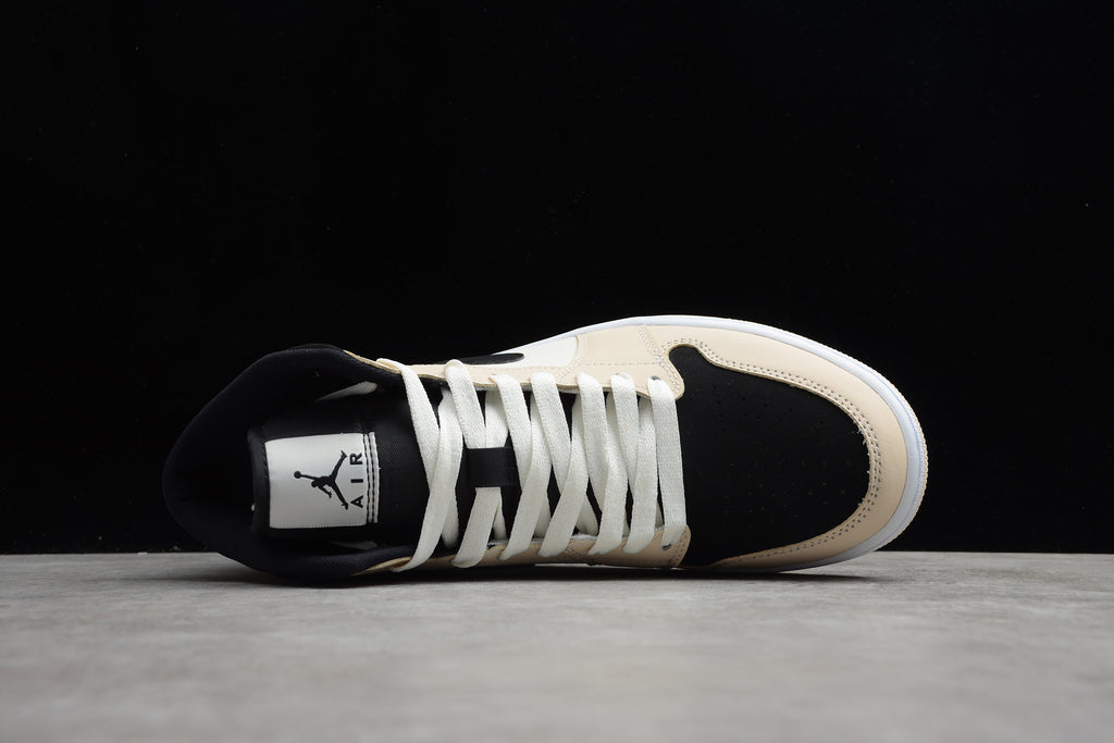 Air Jordan 1 Mid – Beige / Negro