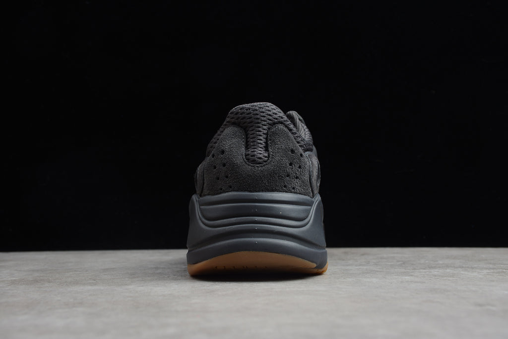 Adidas Yeezy 700 – Gris Oscuro