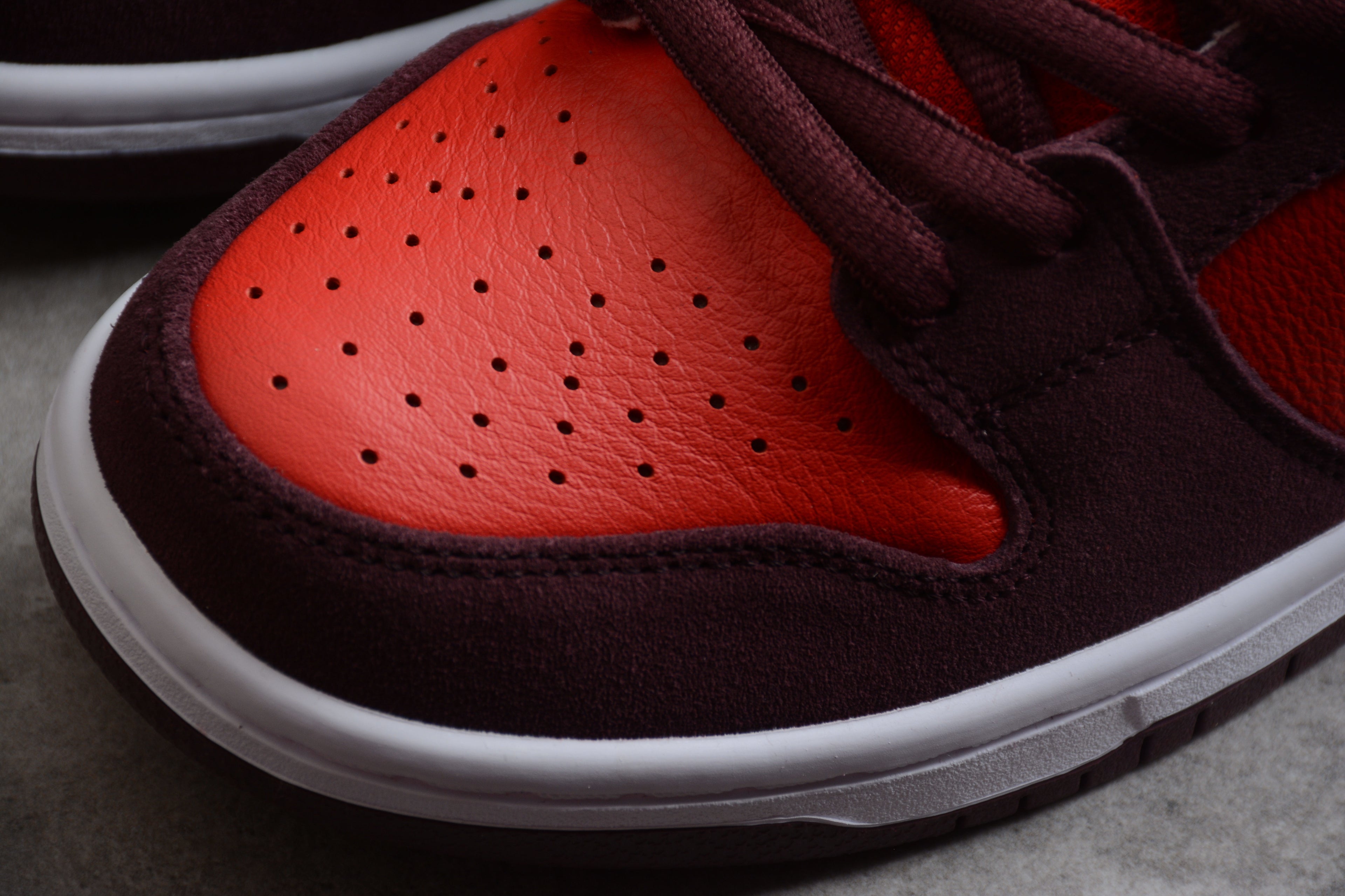 Dunk SB – Rojo / Negro