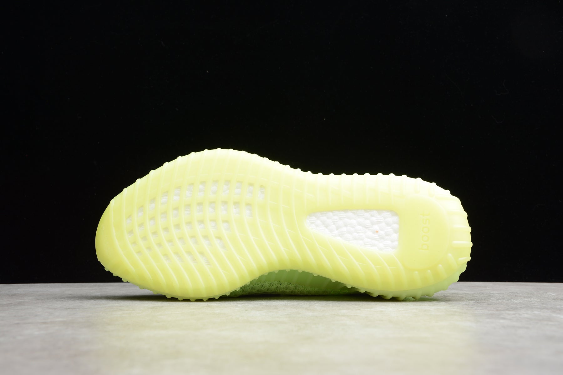 Adidas Yeezy 350 – Fluorescente