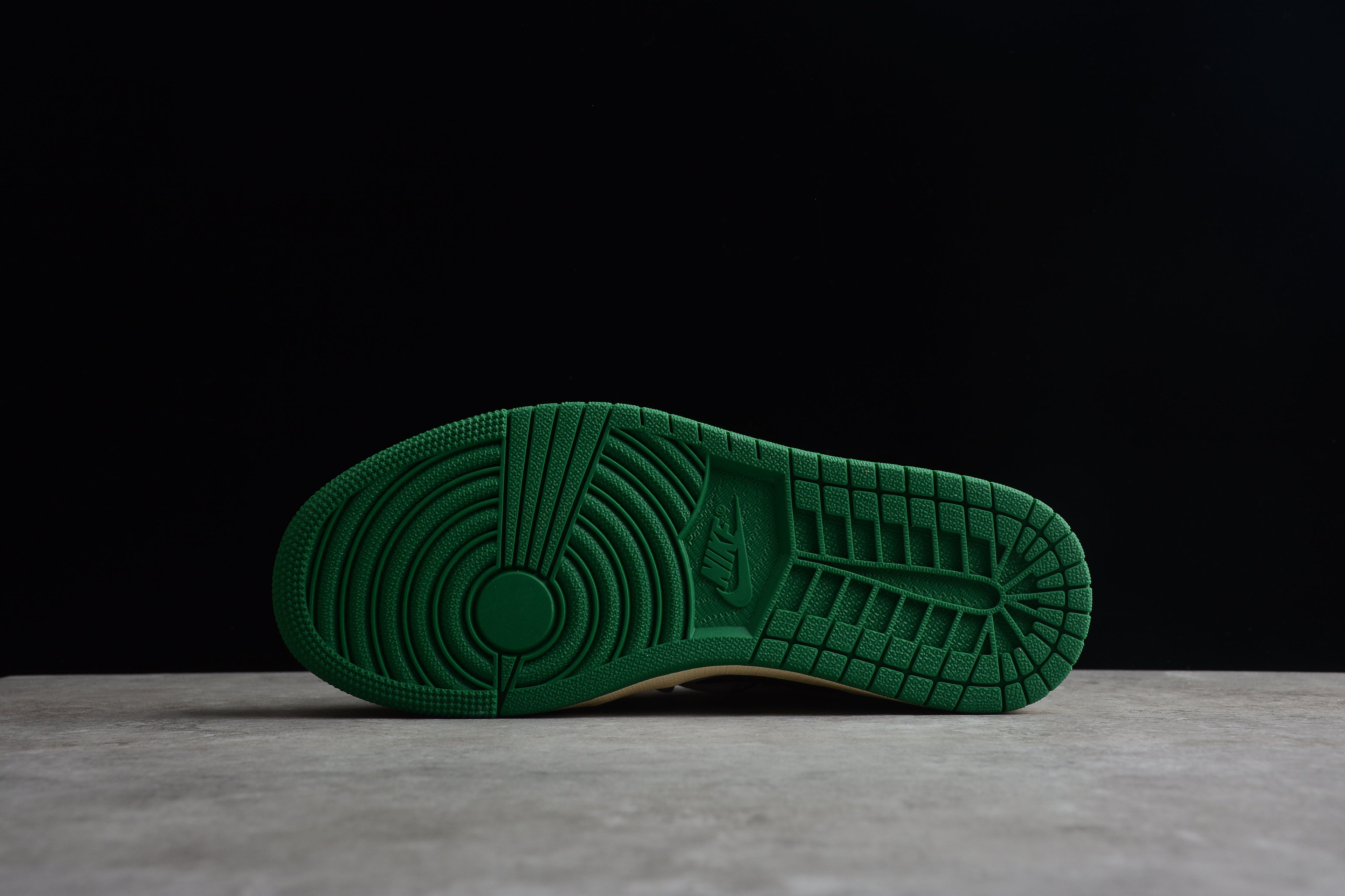 Jordan 1 Low – Verde / Blanco