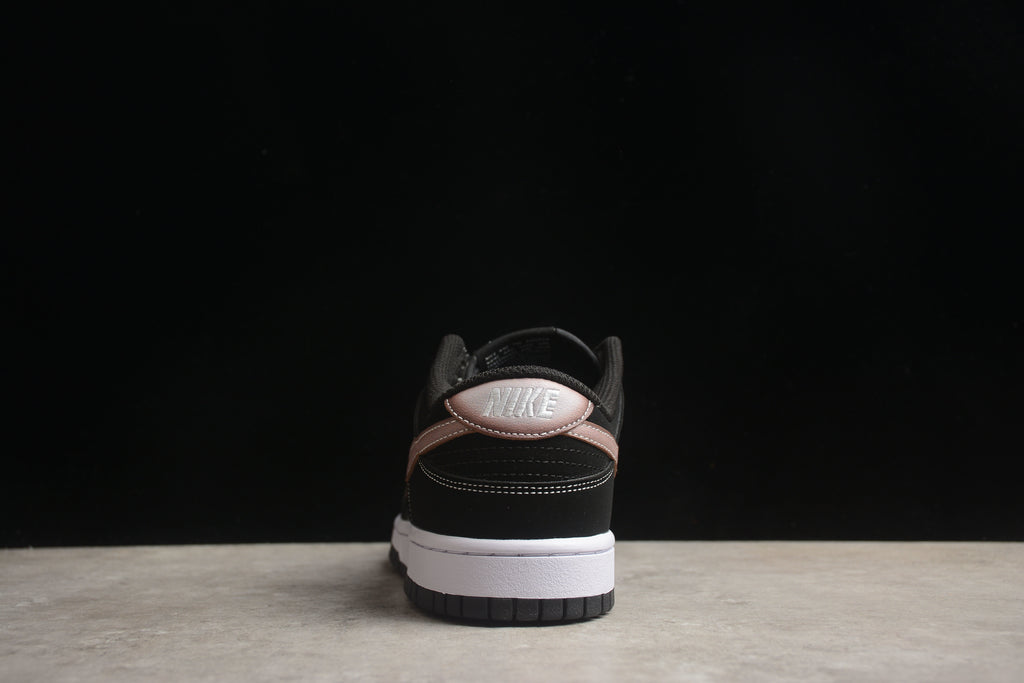 Dunk SB – Negro / Rosa