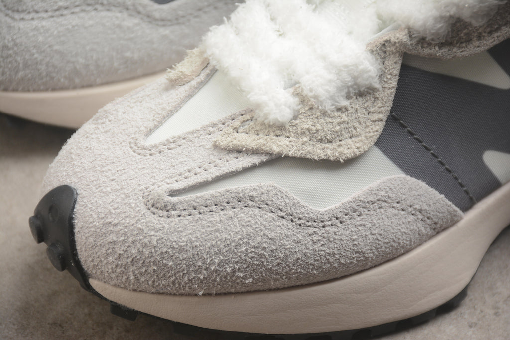 New Balance 327 – Gris / Piel