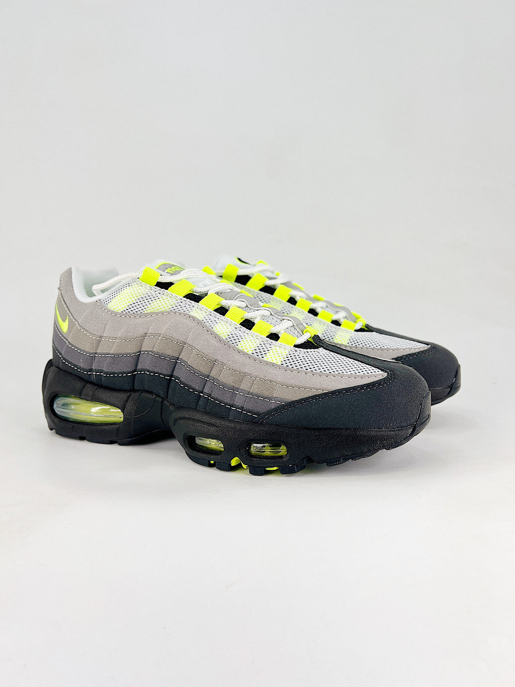 Air Max 95 – Negro / Gris / Amarillo