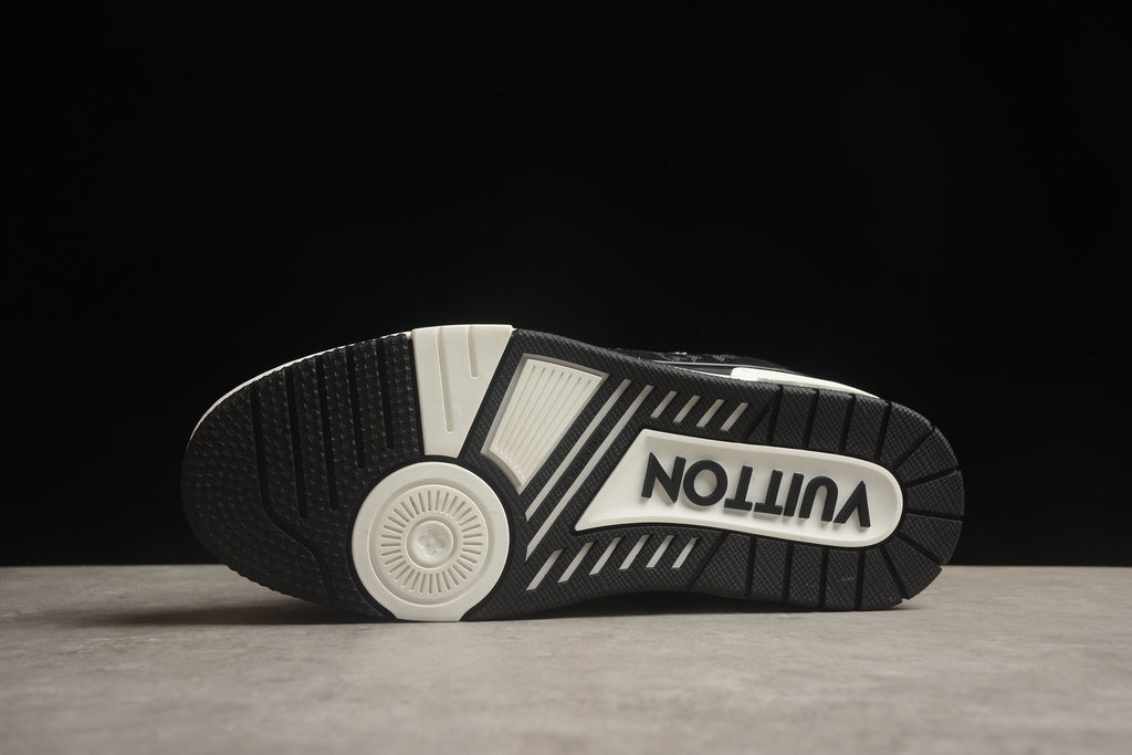 Louis Vuitton Trainer Low – Negro / Blanco