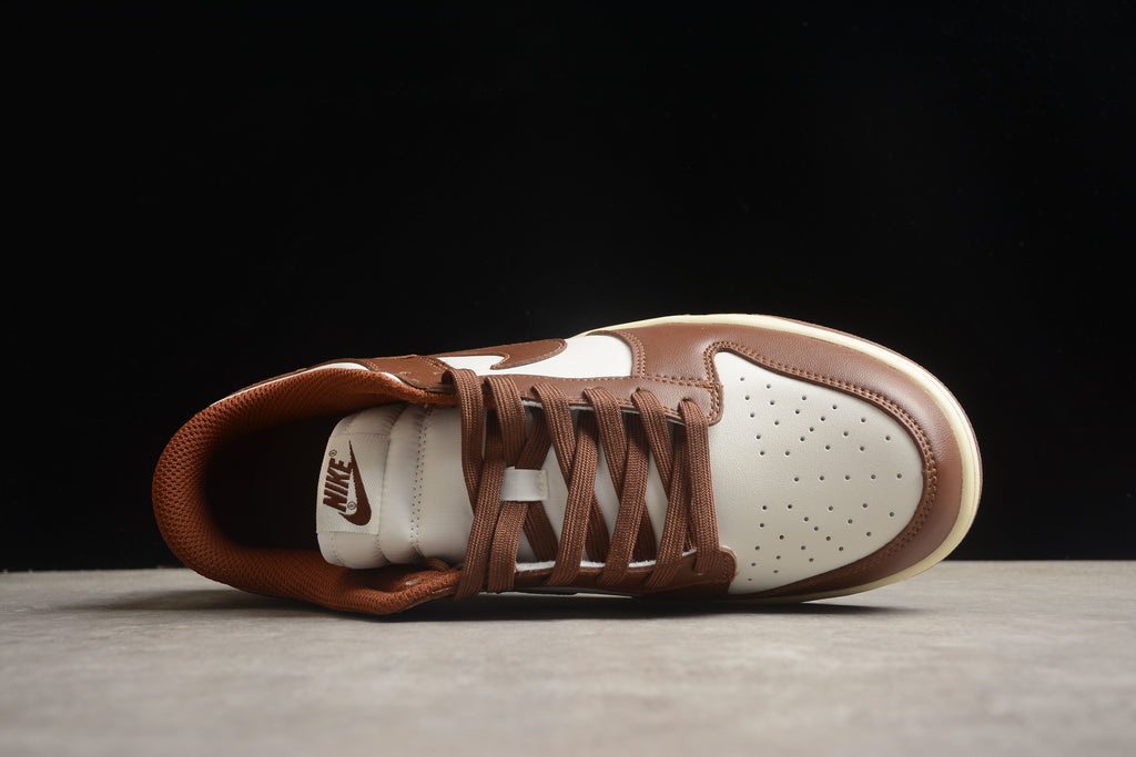 Dunk SB – Marrón / Blanco