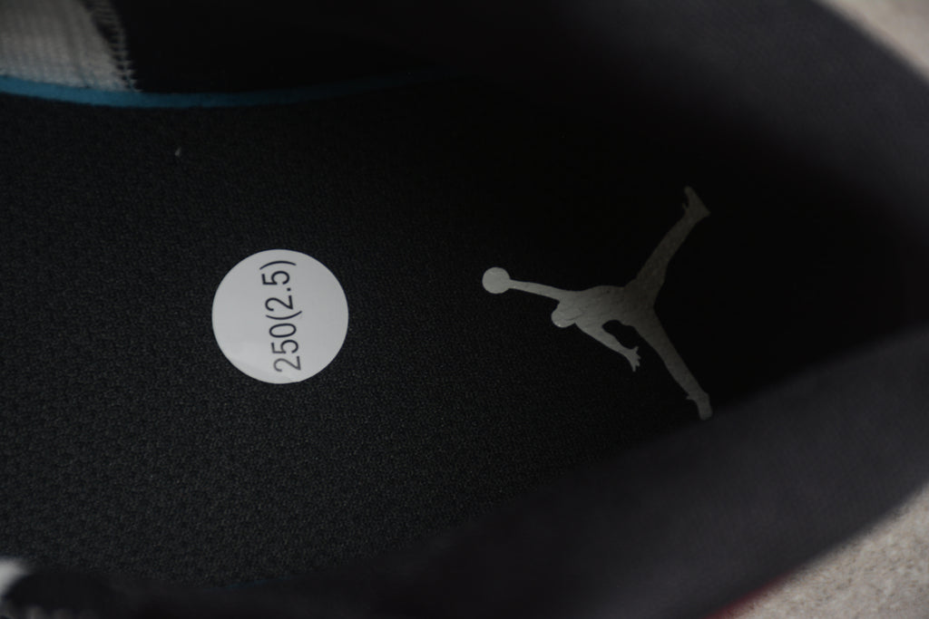 Air Jordan 1 Mid – Rojo / Blanco / Negro