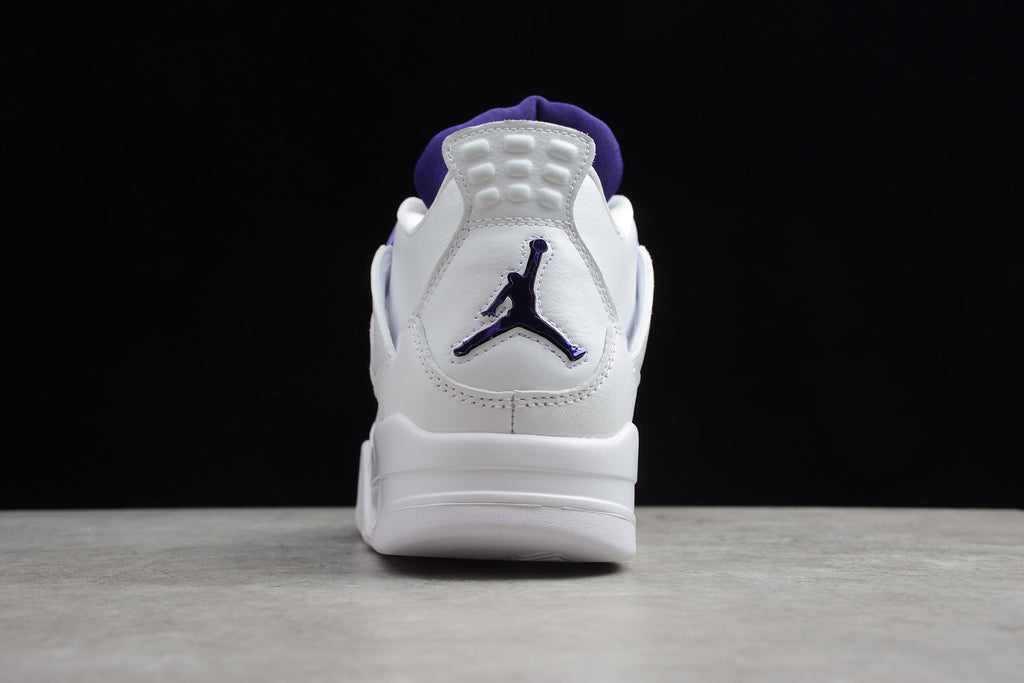 Air Jordan 4 – Blanco Chapas / Lila
