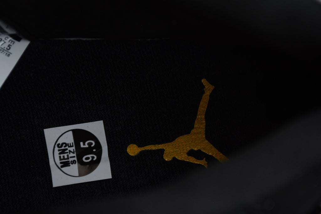 Air Jordan 11 – Negro / Azul