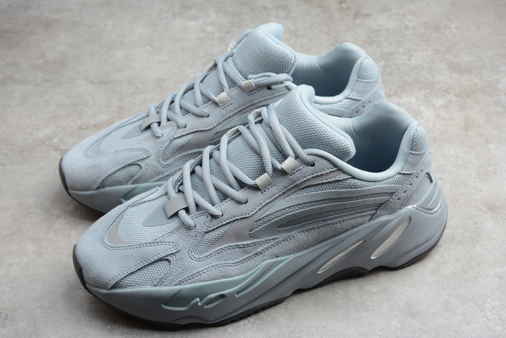 Adidas Yeezy 700 – Azul