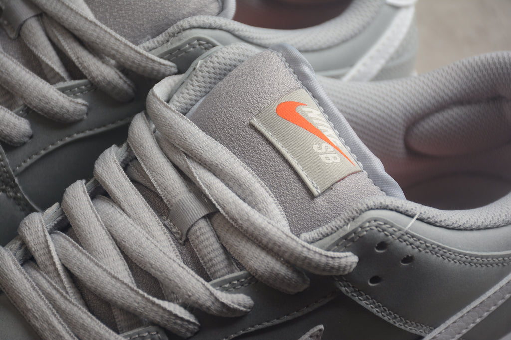 Dunk SB – Gris / Blanco