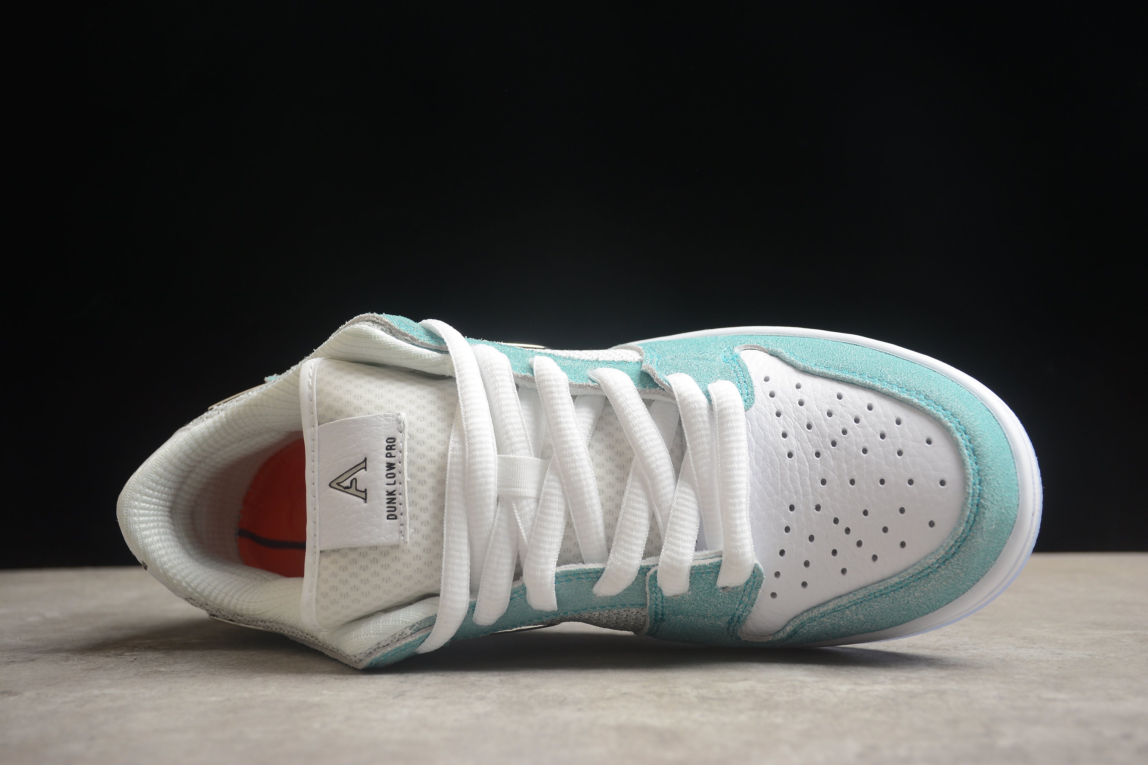 Dunk SB – Azul Claro / Blanco