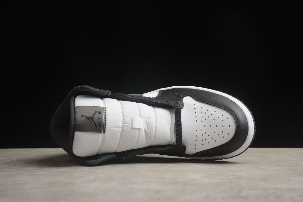 Air Jordan 1 Mid – Negro / Blanco