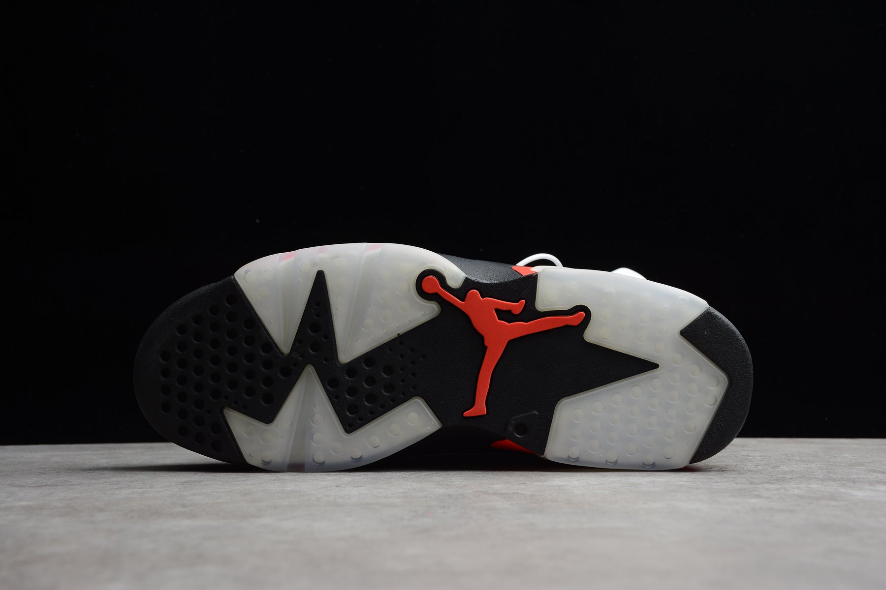 Air Jordan 6 – Gris