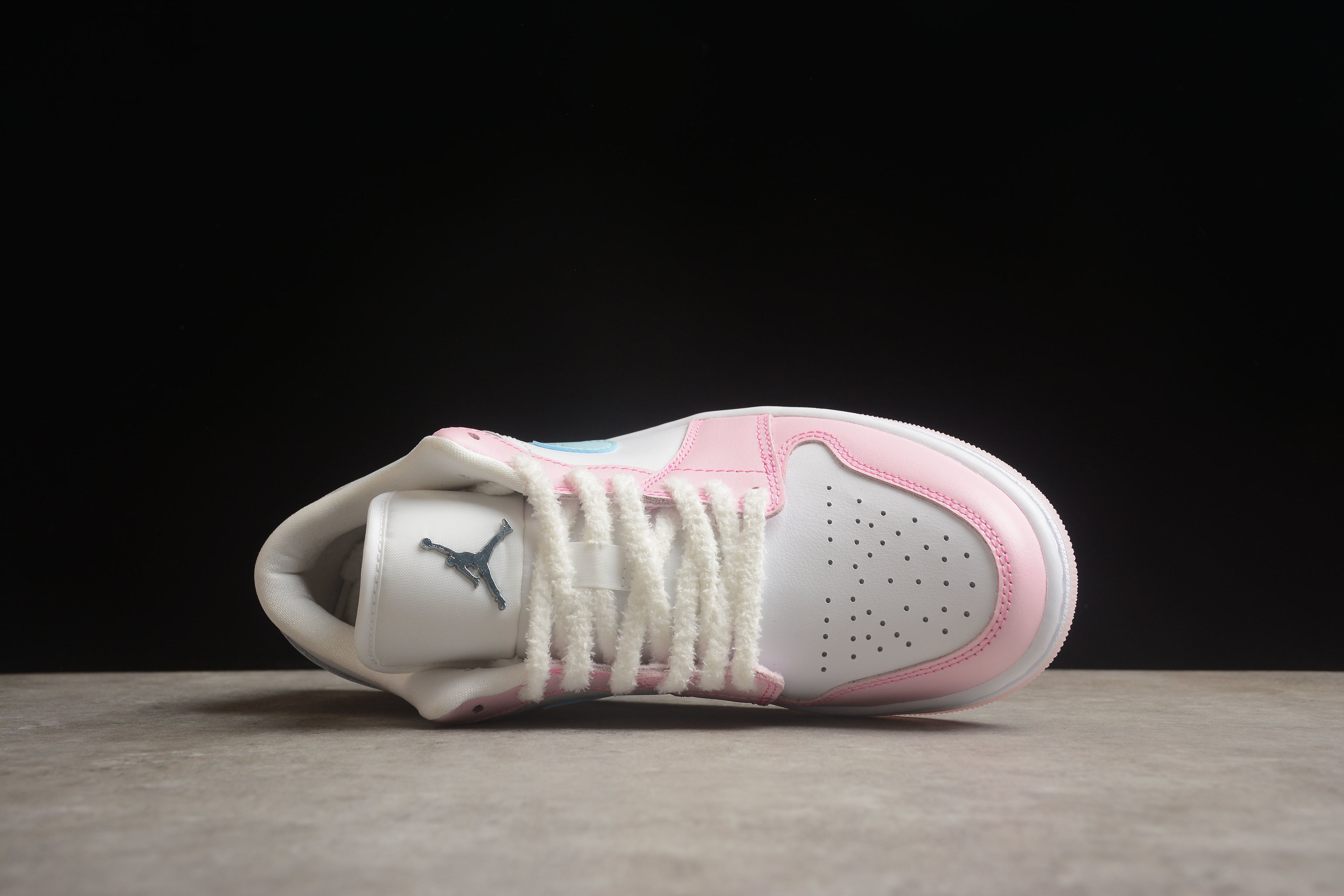 Jordan 1 Low – Rosa / Blanco / Azul