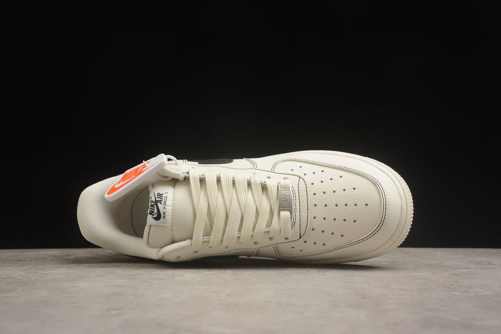 Air Force 1 Low – Blanco / Negro
