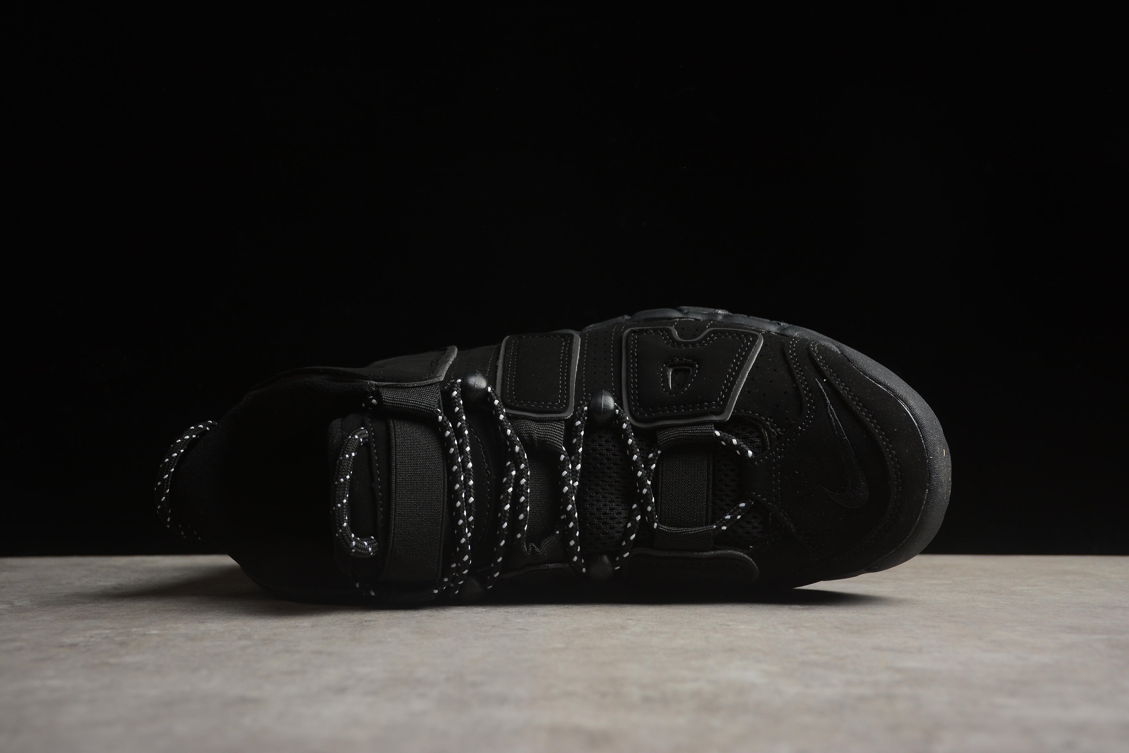 Air More Uptempo – Negro