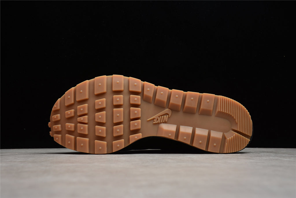 Sacai x VaporWaffle – Negro