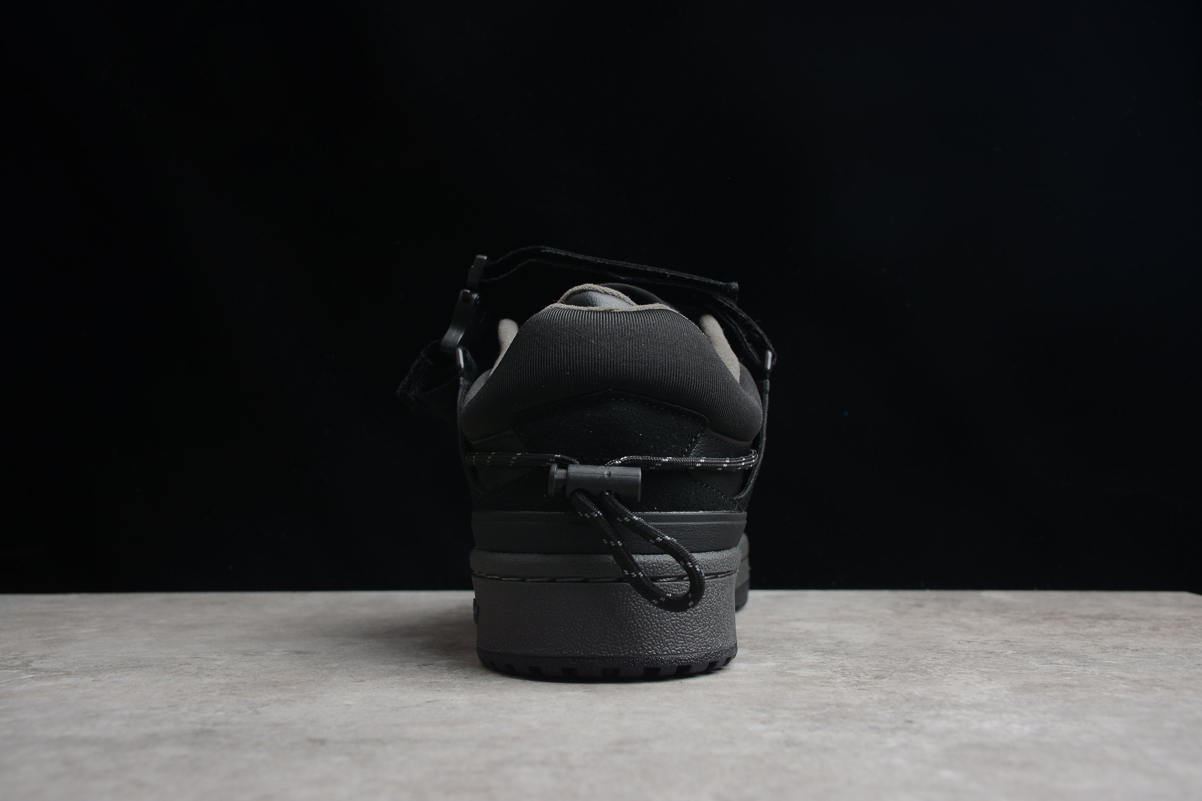 Adidas Forum Bad Bunny – Negro / Gris