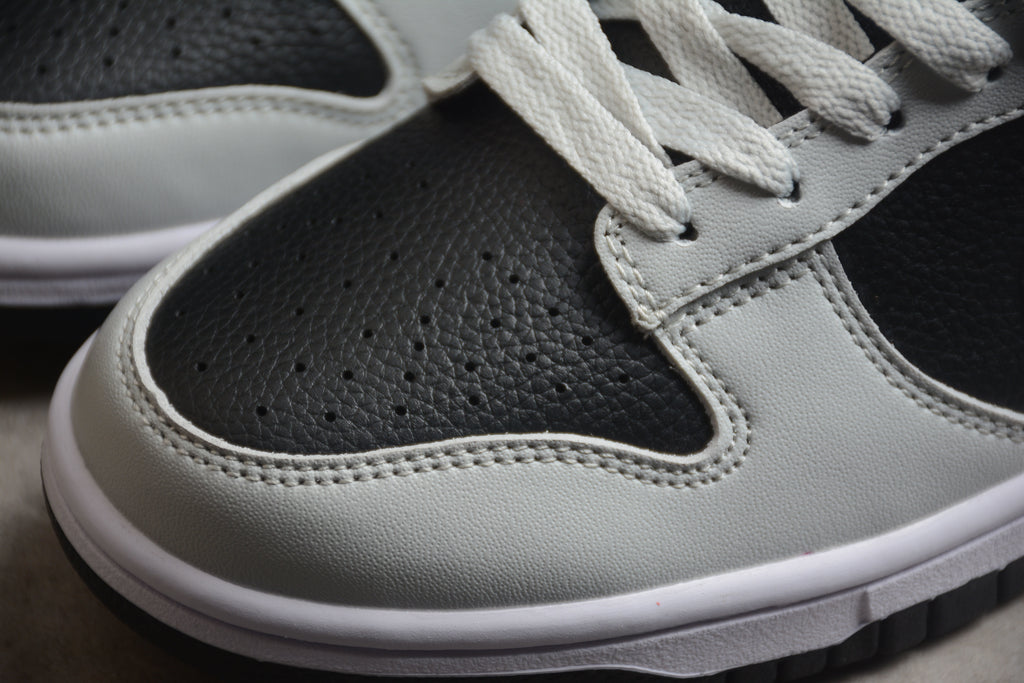 Dunk SB – Gris / Negro