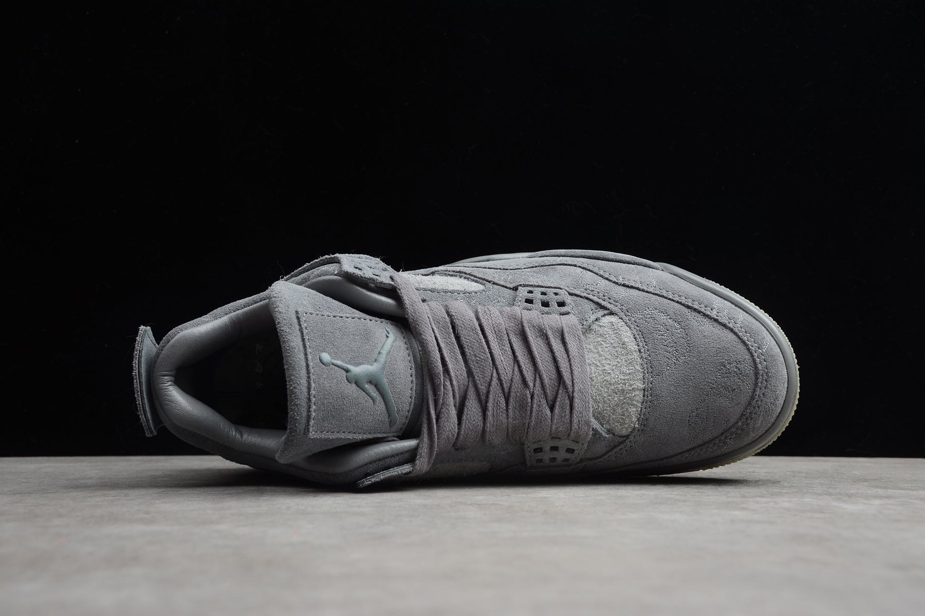 Air Jordan 4 – Gris