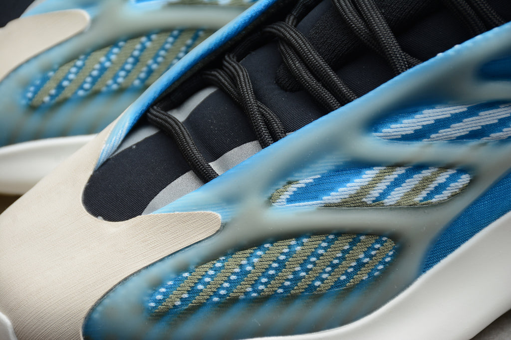 Adidas Yeezy 700 V3 – Azul