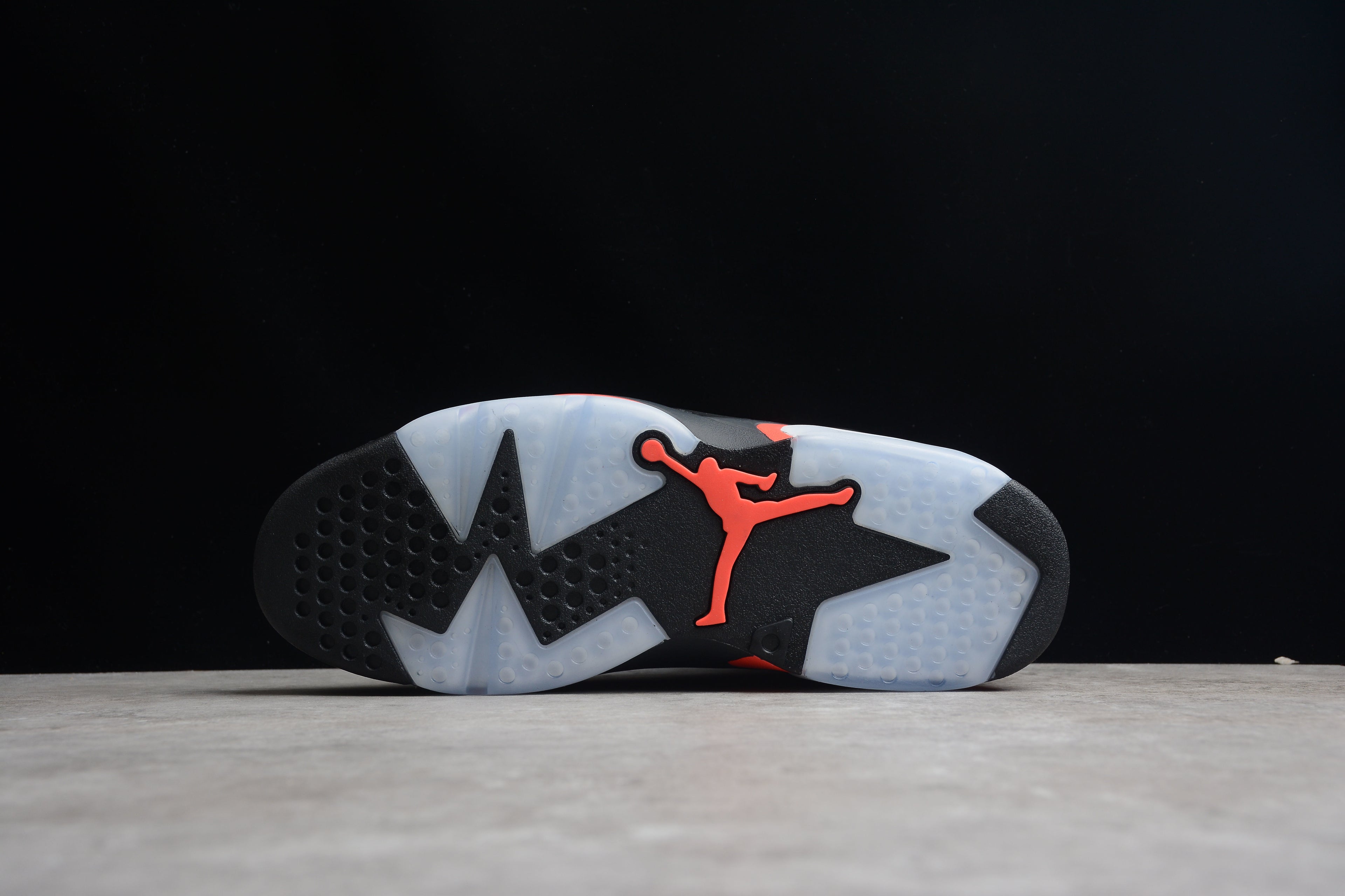 Air Jordan 6 – Negro / Rojo