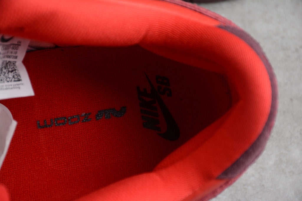 Dunk SB – Rojo / Negro
