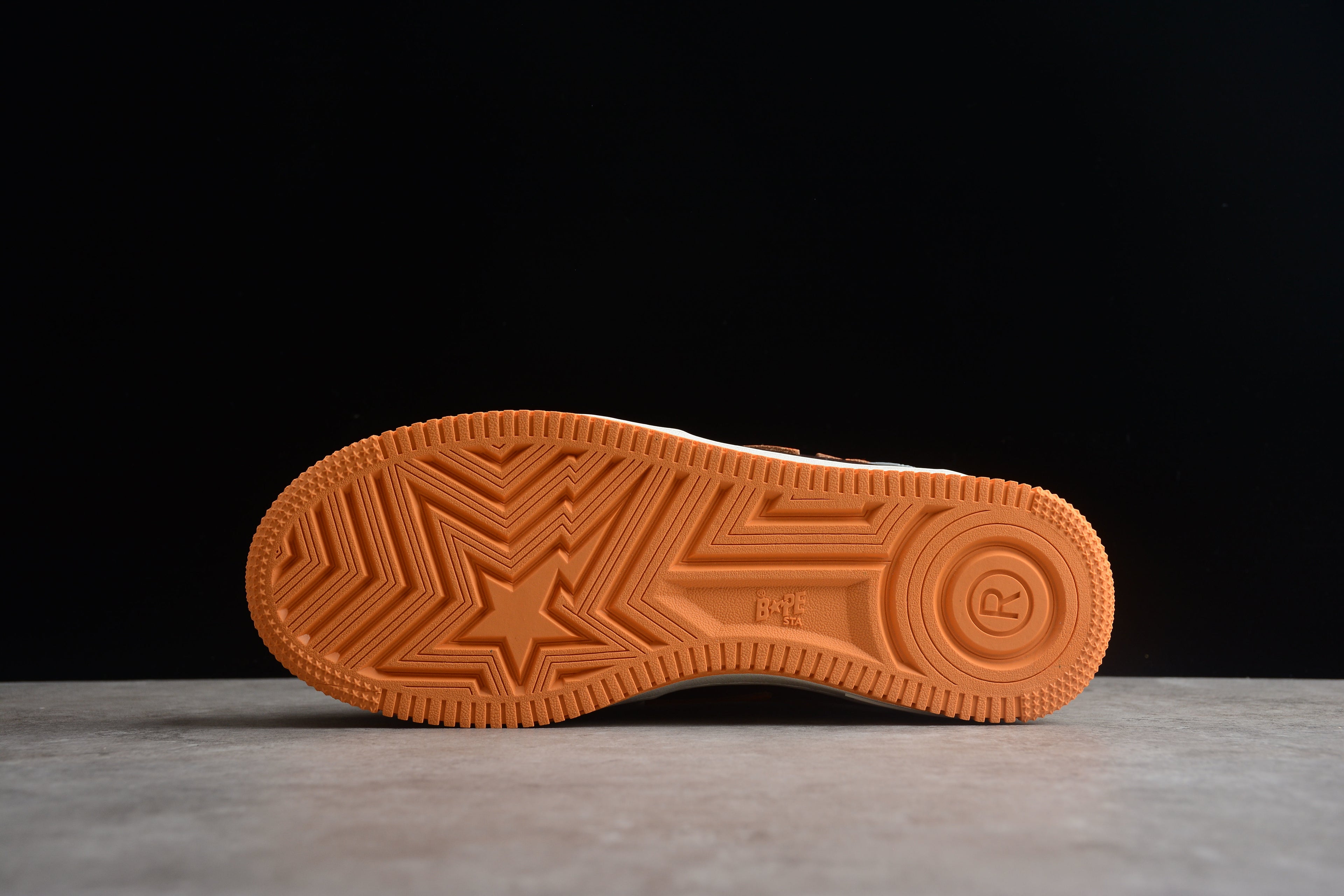 BAPE STA – Gris / Naranja / Negro
