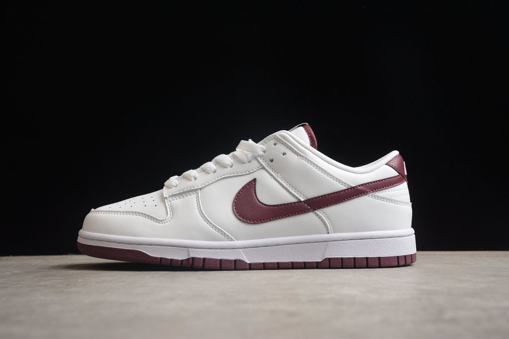 Dunk SB – Blanco / Granate