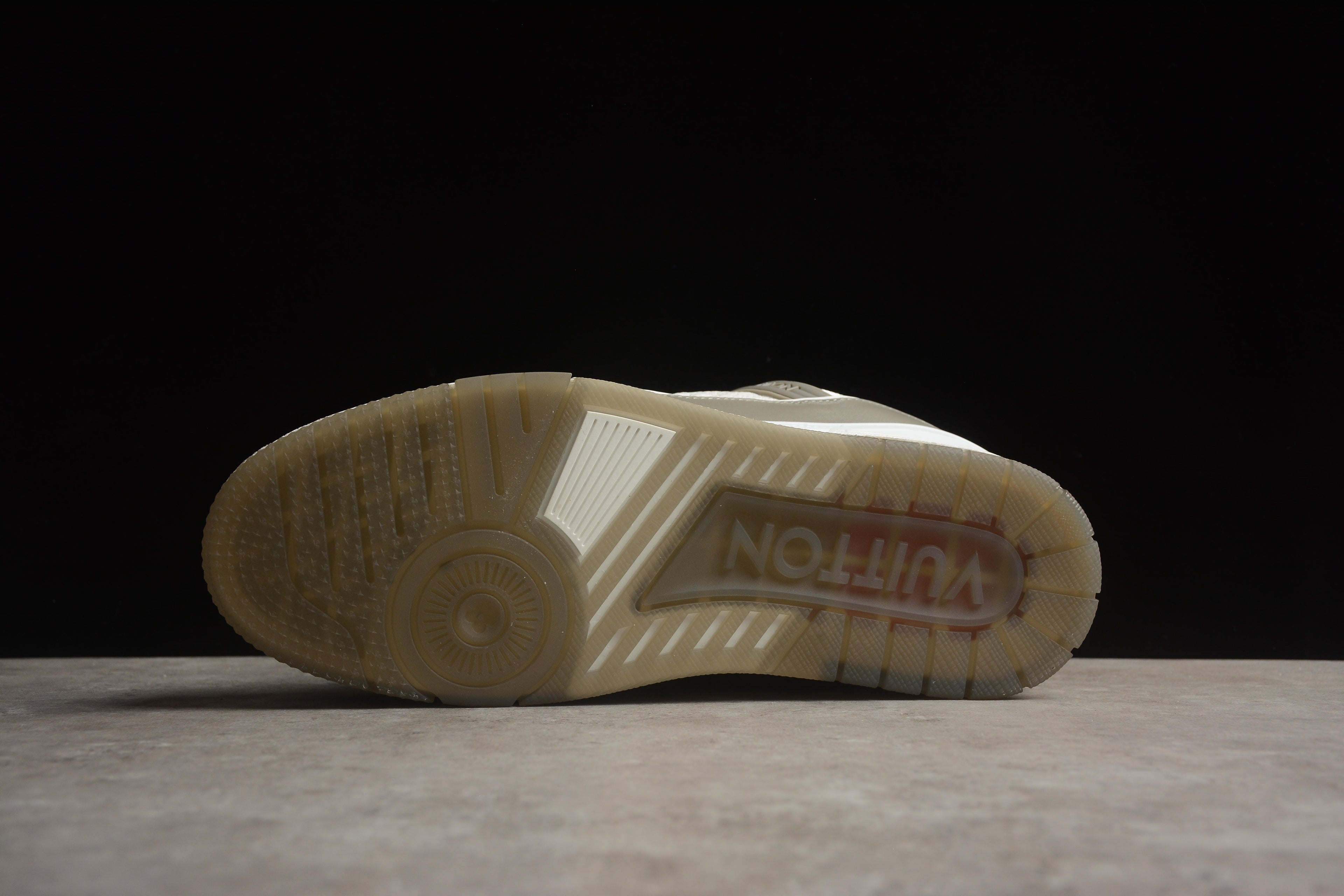 Louis Vuitton Trainer Low – Gris