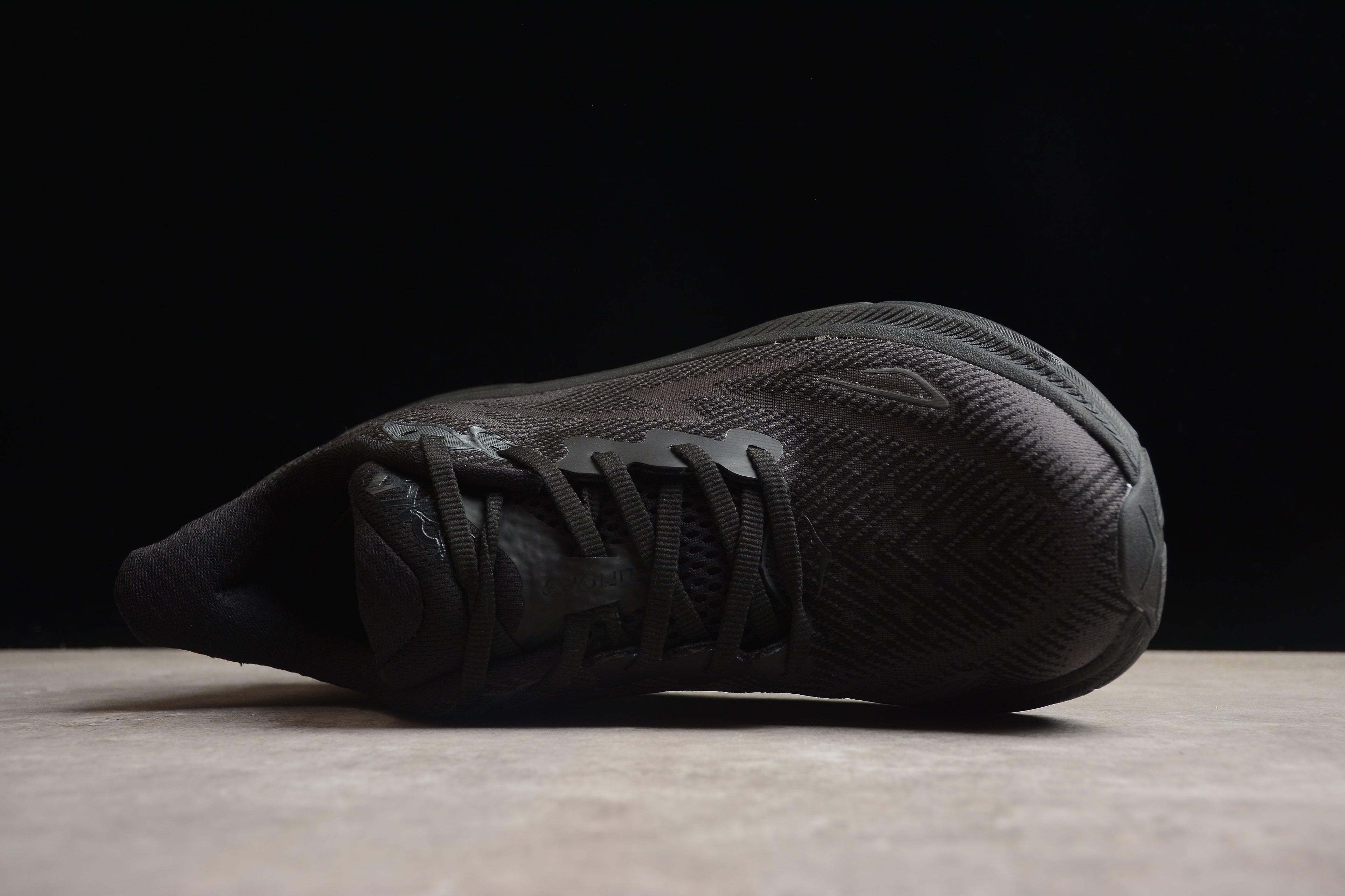Hoka Clifton 9 – Negro