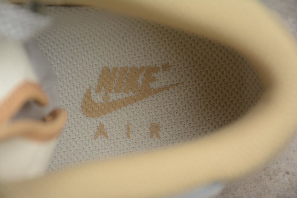 Air Force 1 High LV – Beige