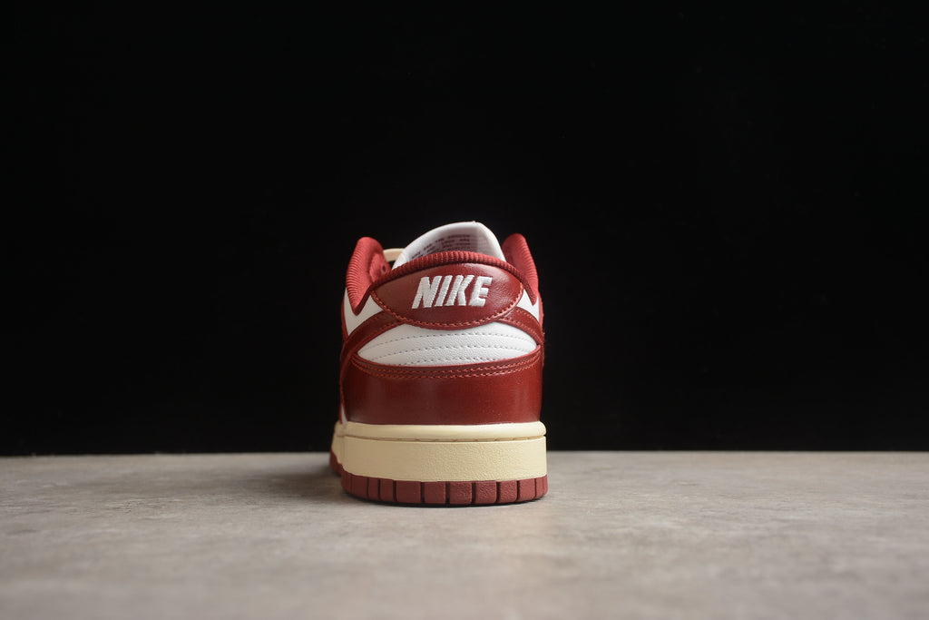 Dunk SB – Rojo / Blanco