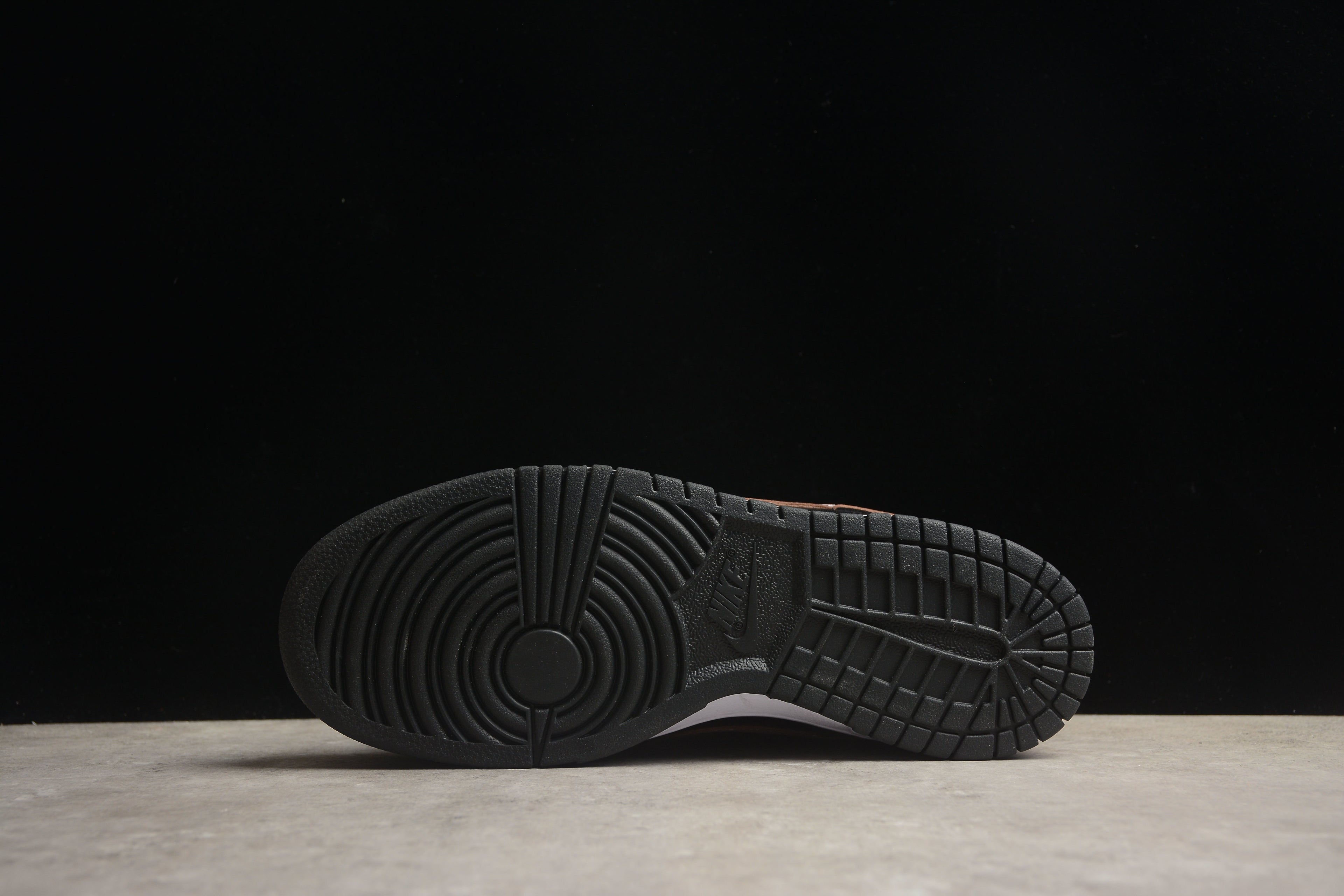 Dunk SB – Negro / Rosa