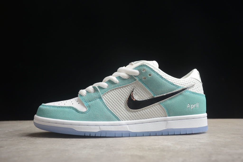 Dunk SB – Azul Claro / Blanco