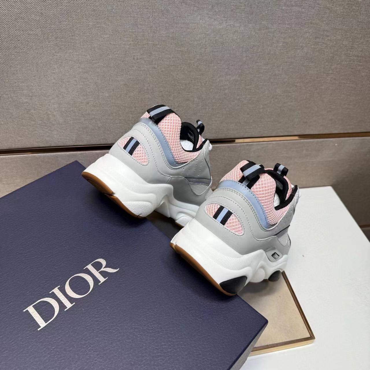 Dior B22 – Gris / Rosa