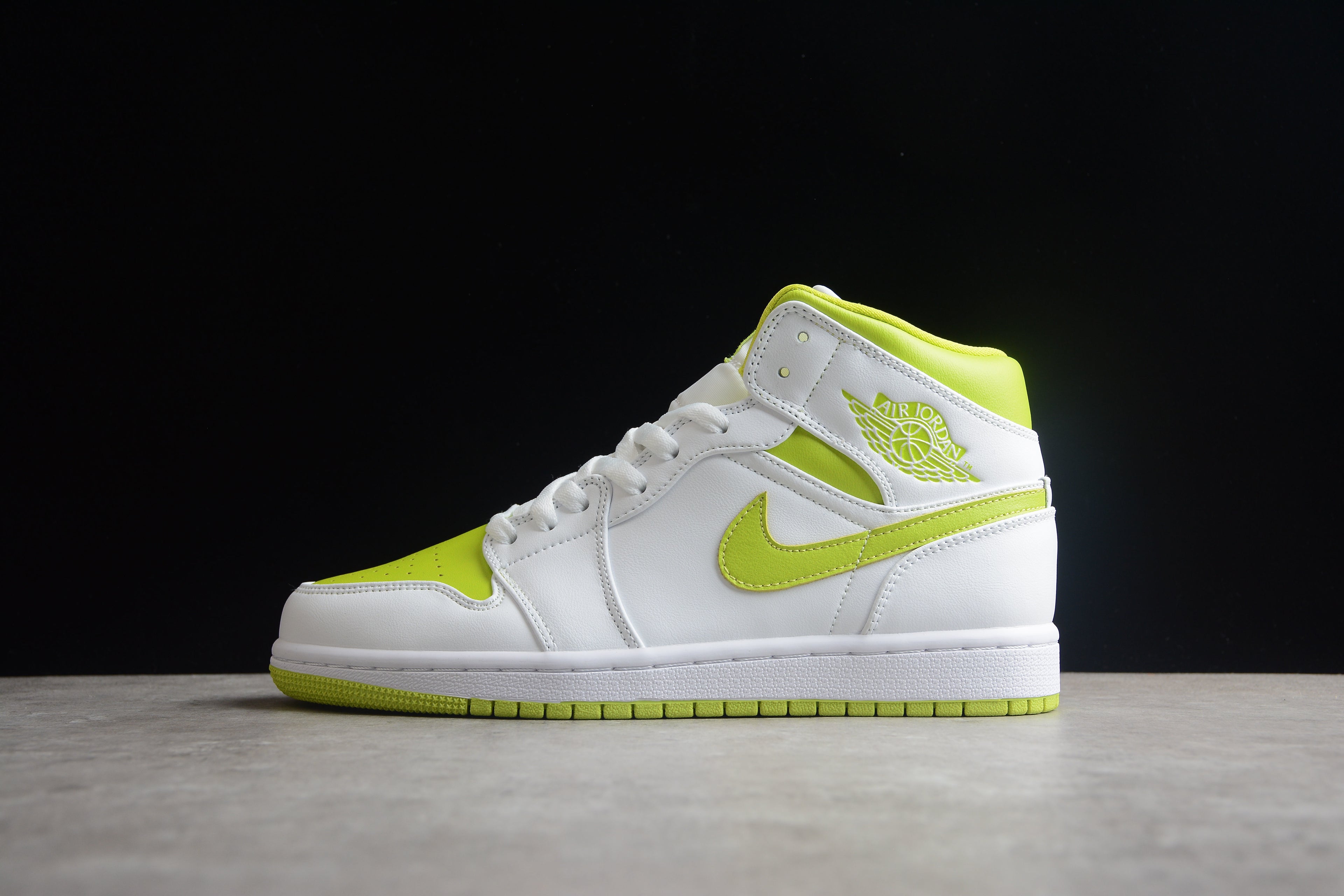 Air Jordan 1 Mid – Amarillo / Blanco